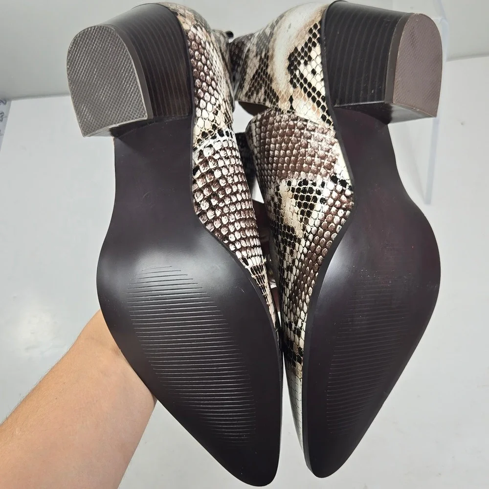 Womens Faux Snakeskin Pointed Toe Block Heel Ankle Booties Size 9‎ Side Cutout